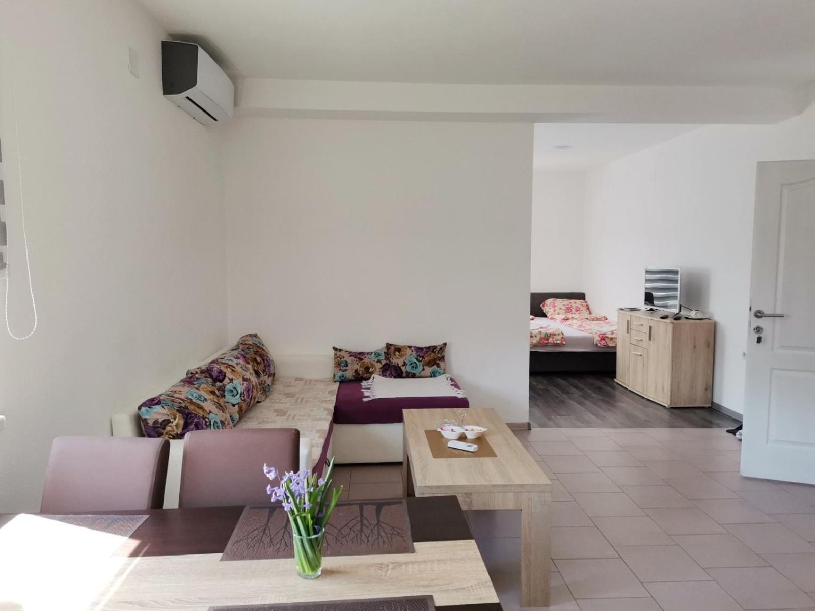 Apartman Poljcic วิเชกราด ภายนอก รูปภาพ